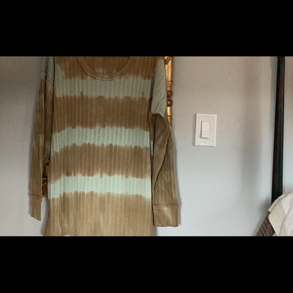 Free People NWOT ribbed woven cotton/ poly tie dyed tunic.